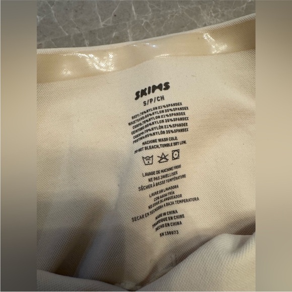 Bundle - Picture 3 of 7